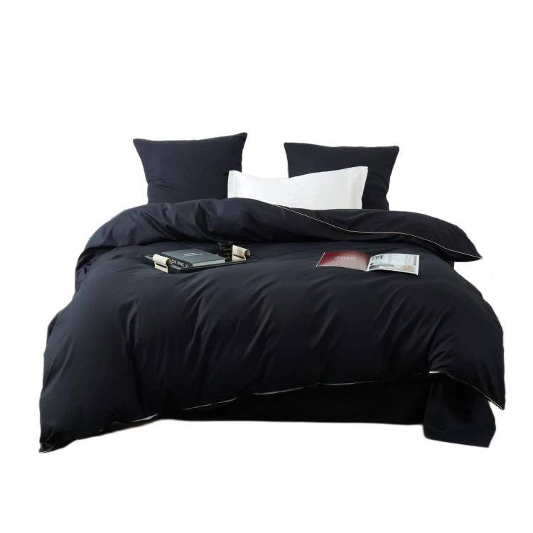 posciel-satyna-bawelniana-queen-premium-160x200-czarna-ze-zlota-lamowka.jpg