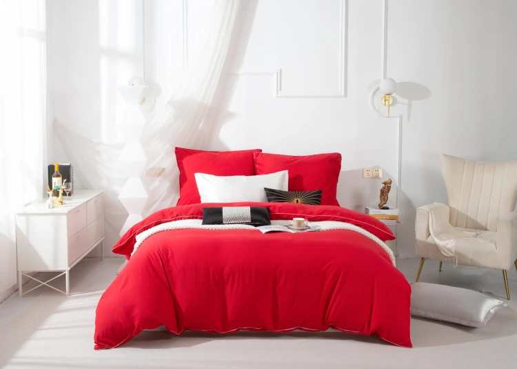 posciel-queen-220x200-czerwona-ze-zlota-lamowka-biza-2.jpg