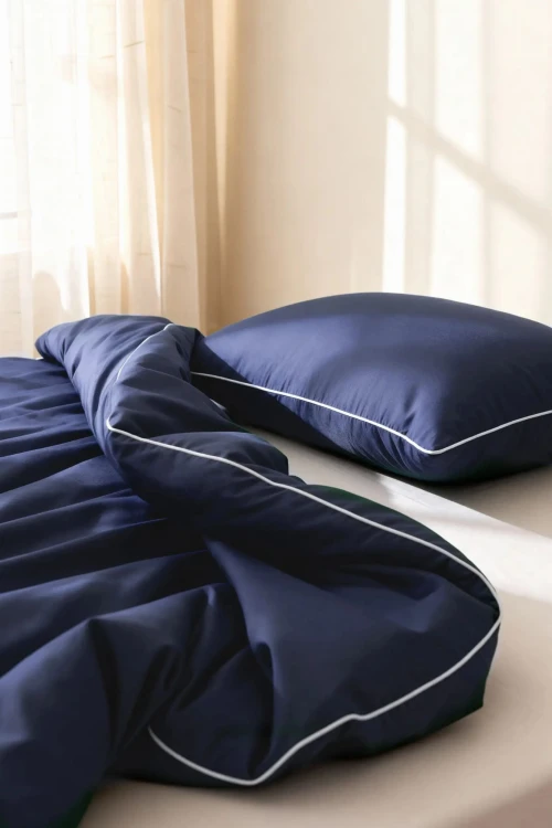 posciel-bambusowa-140x200-granatowa-z-biala-biza-2.jpg